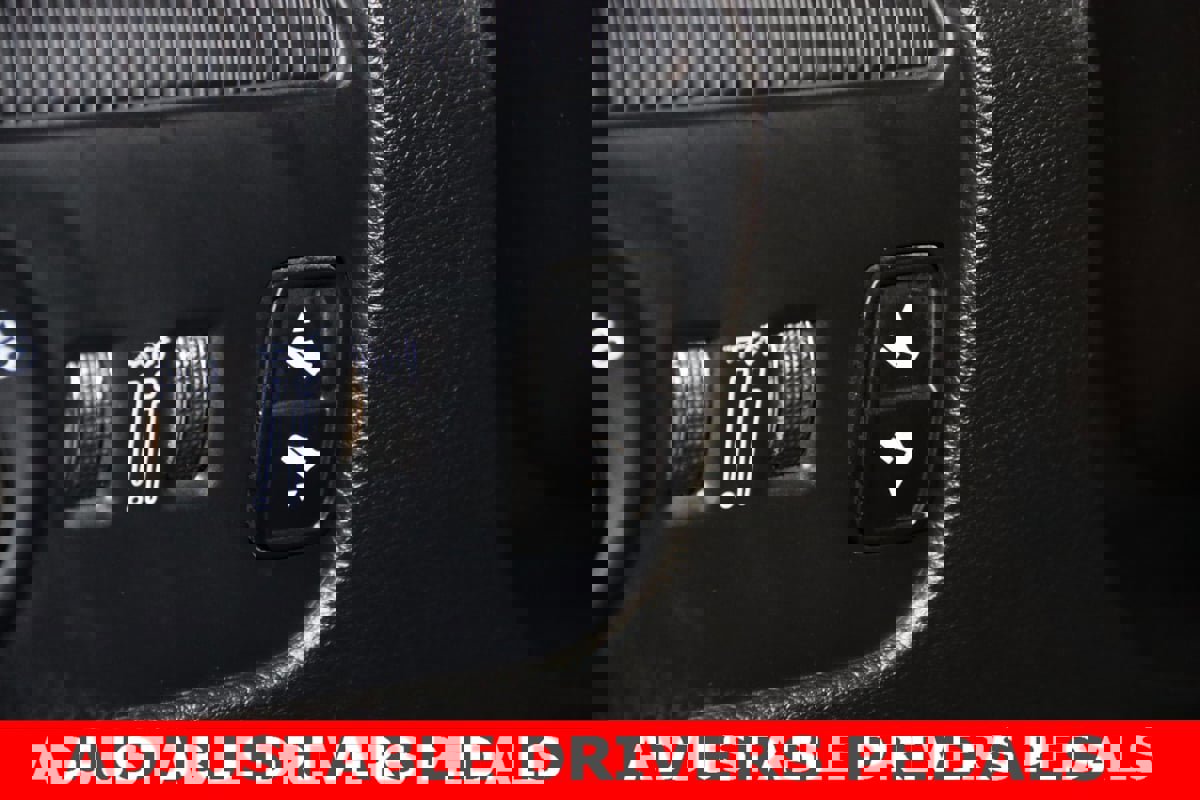 Used 2024 Jeep Wagoneer L Series II w/ Flexible Seating Group image 18