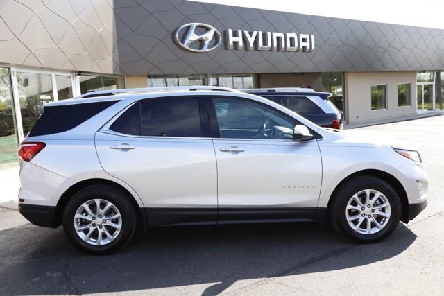 Used 2019 Chevrolet Equinox LT w/ Sun & Navigation Package AWD/4WD image 1