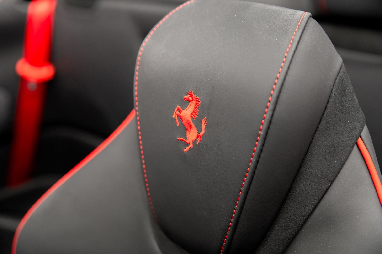 Used 2026 Ferrari Roma Spider RWD image 28