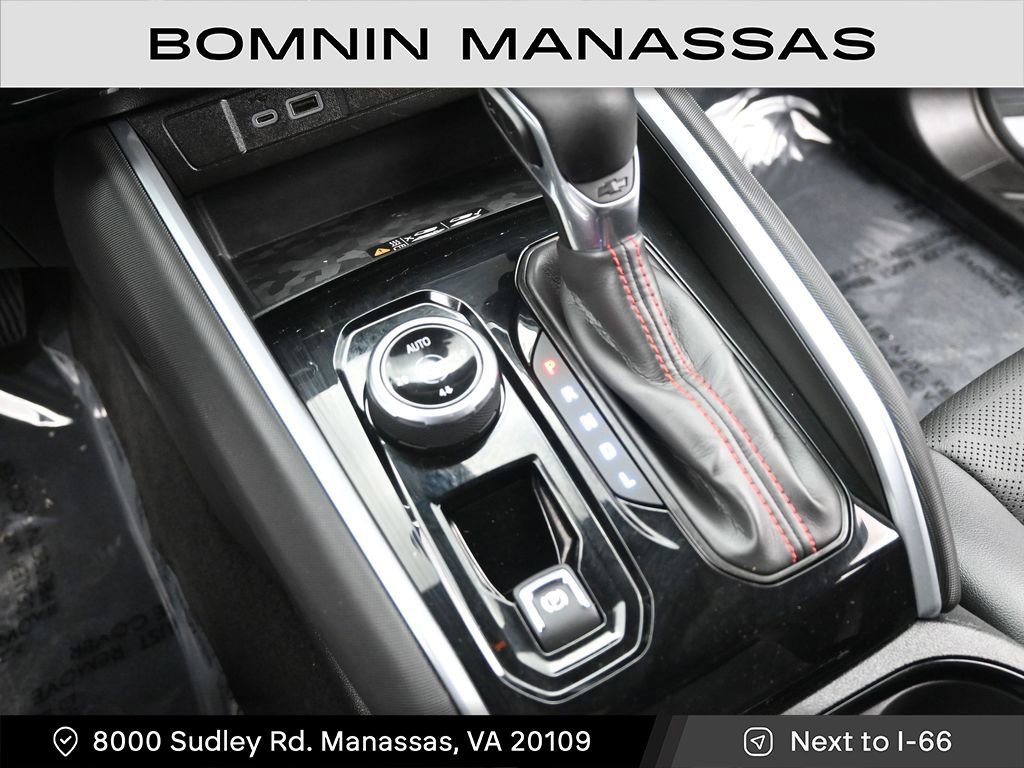 Used 2024 Chevrolet Colorado Z71 w/ Z71 Convenience Package 2 image 15