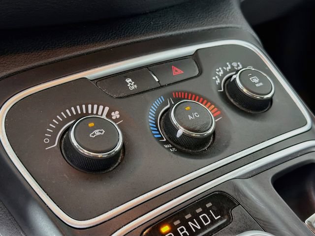 Used 2015 Chrysler 200 LX FWD image 15