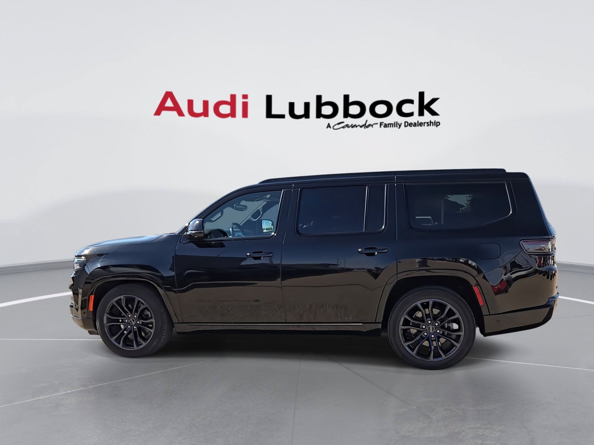 Used 2024 Jeep Grand Wagoneer Series II Obsidian w/ Quick Order Packagew 28T AWD/4WD image 6