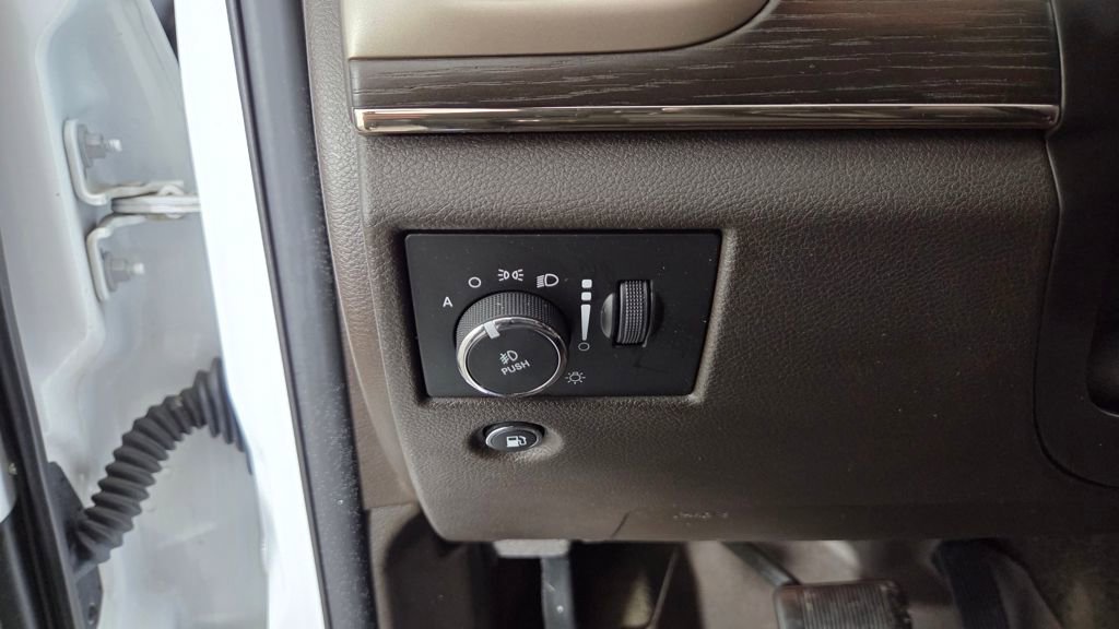 Used 2017 Jeep Grand Cherokee Summit image 20