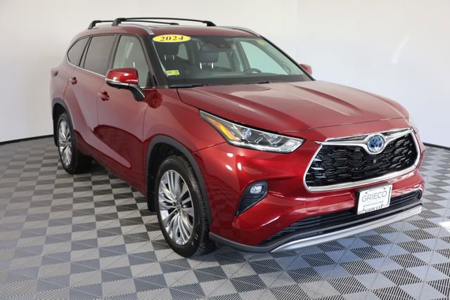 Used 2024 Toyota Highlander Platinum image 1