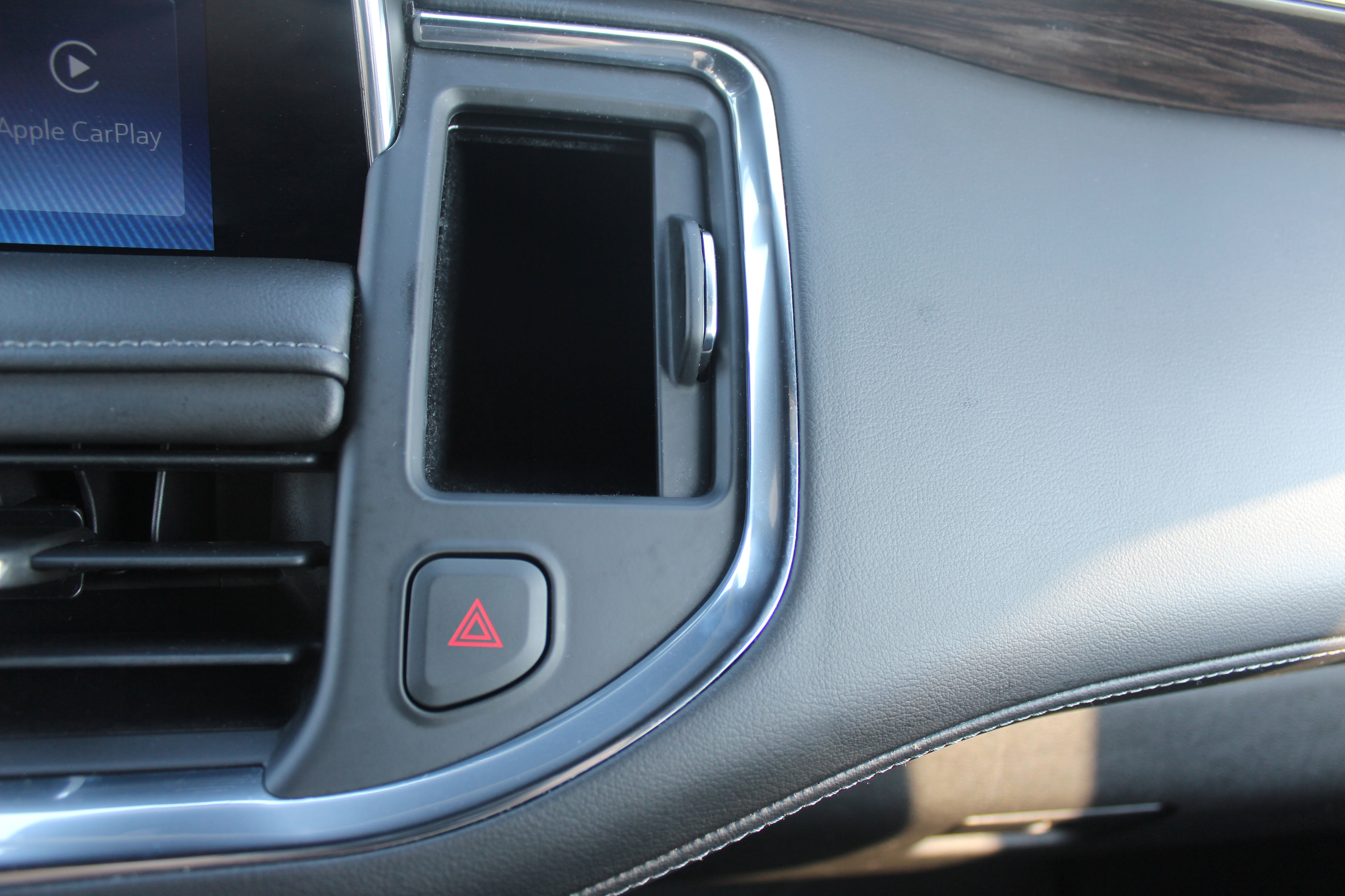 Used 2023 Chevrolet Suburban LT image 29