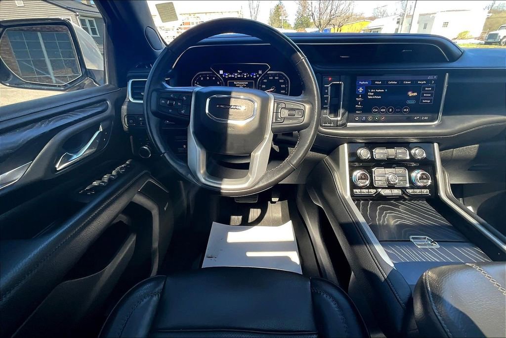 Used 2021 GMC Yukon Denali w/ Denali Premium Package image 5