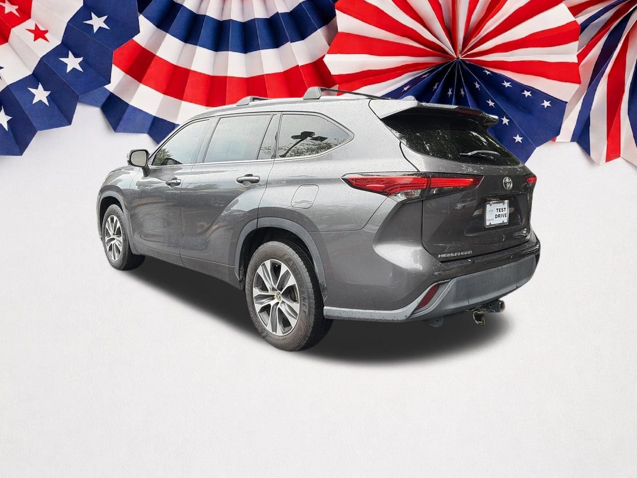 Used 2022 Toyota Highlander XLE FWD image 25