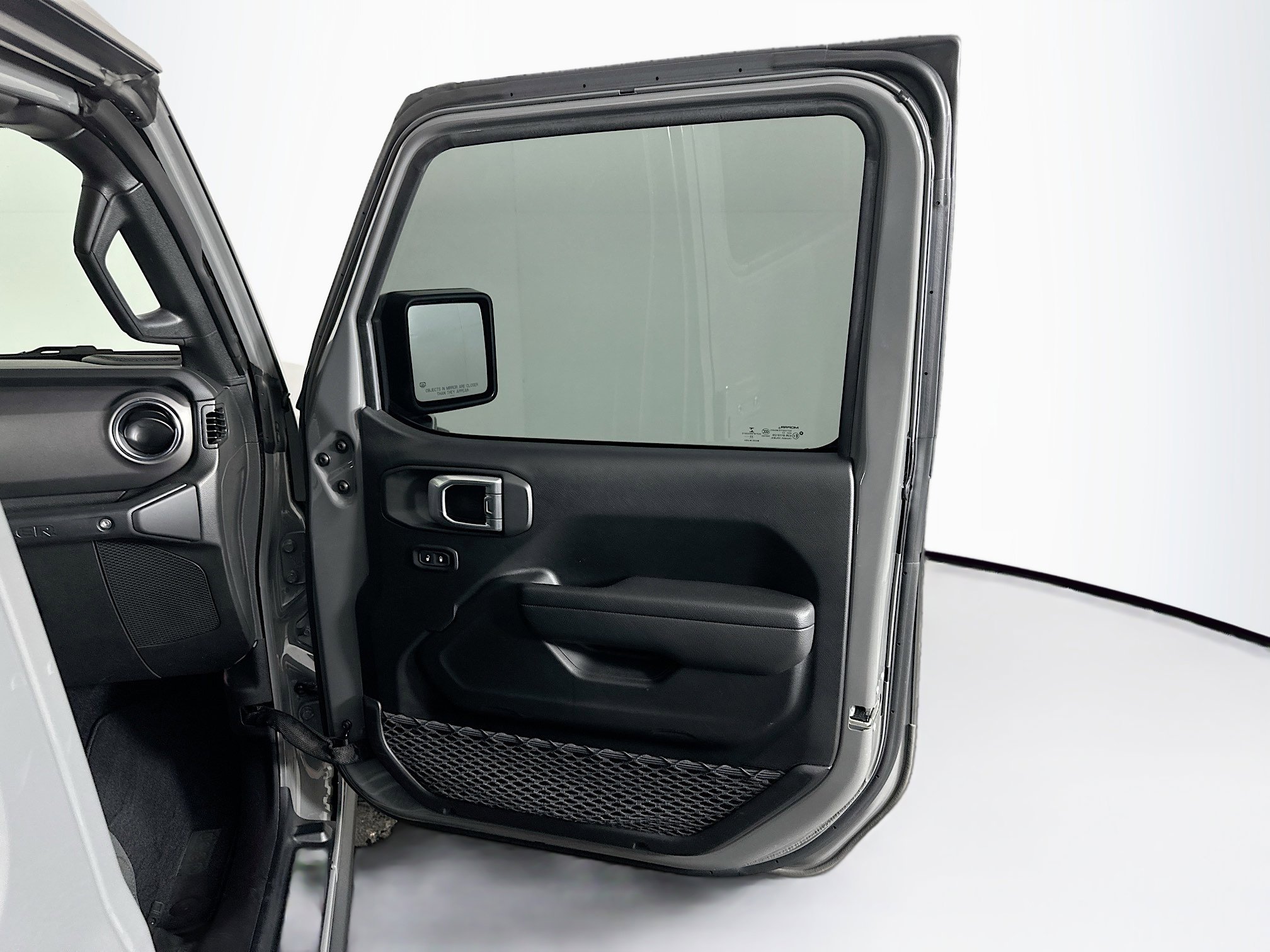 Used 2023 Jeep Wrangler Rubicon w/ Cold Weather Group image 31