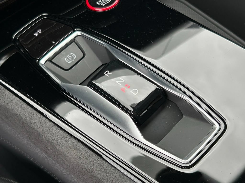 Used 2024 Audi RS e-tron GT w/ Carbon Performance Package AWD/4WD image 37