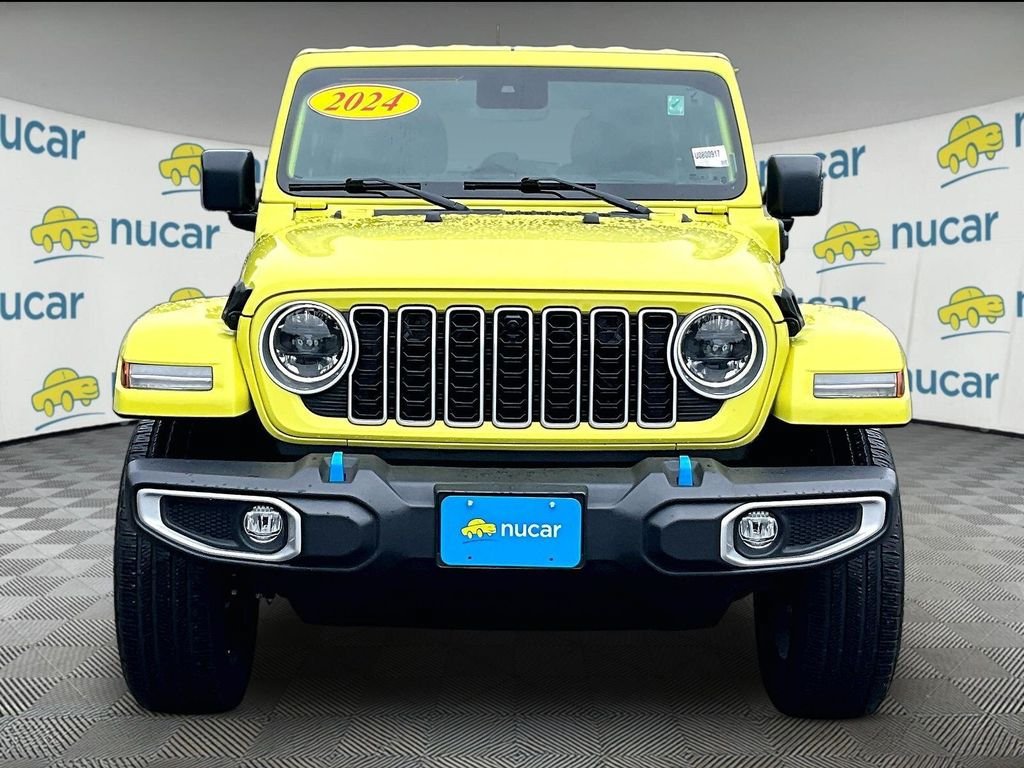Used 2024 Jeep Wrangler Unlimited Sahara w/ Technology Group AWD/4WD image 2