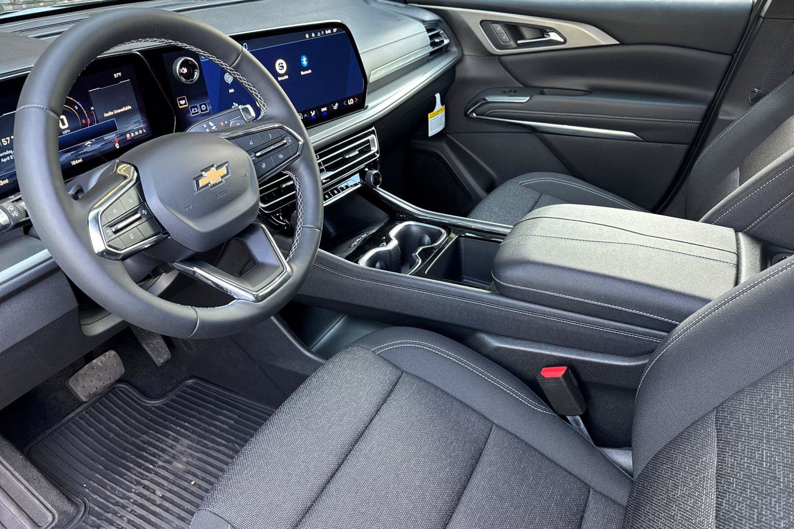 New 2026 Chevrolet Traverse LT FWD image 2
