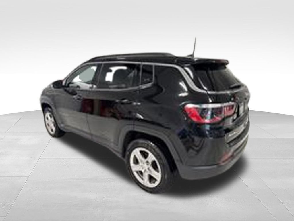 Used 2024 Jeep Compass Latitude AWD/4WD image 45