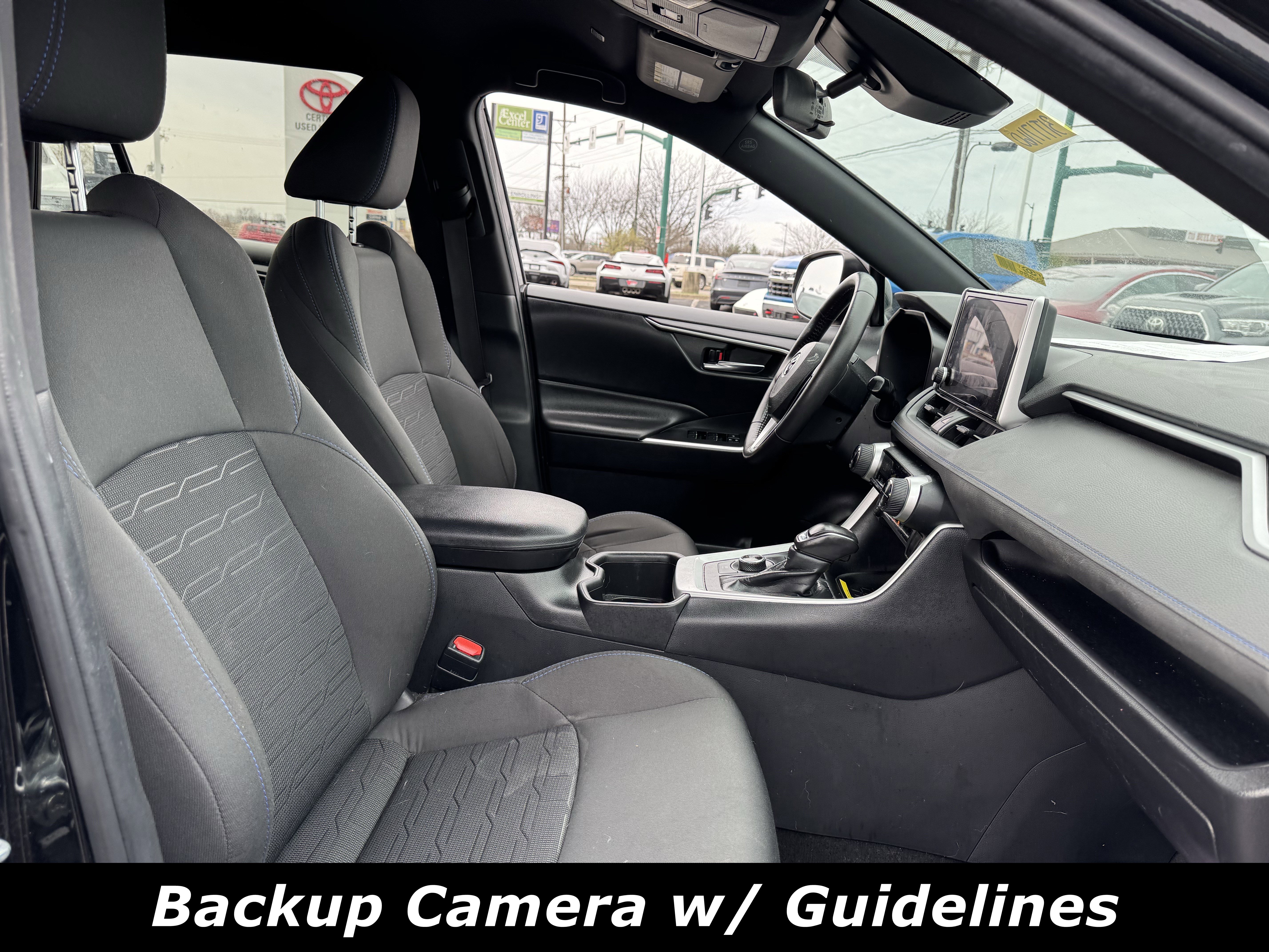 Used 2024 Toyota RAV4 SE image 4