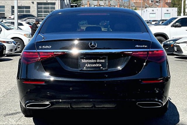 Certified 2025 Mercedes-Benz S 580 4MATIC Sedan image 3