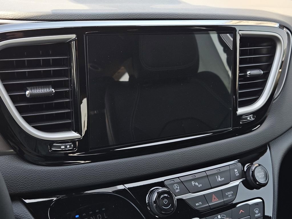 New 2026 Chrysler Voyager LX FWD image 18