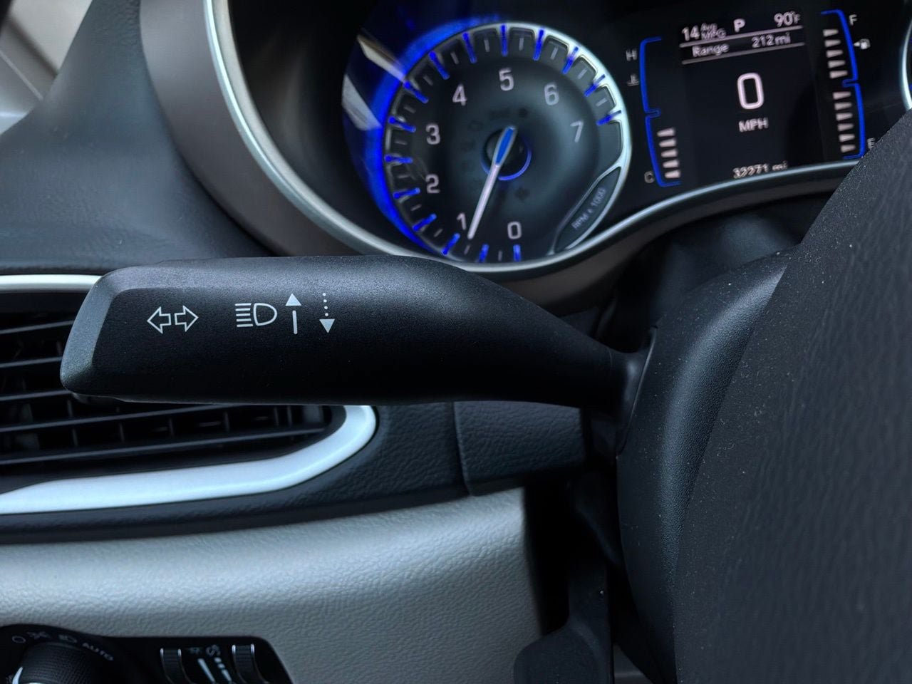 Used 2023 Chrysler Voyager LX FWD image 41