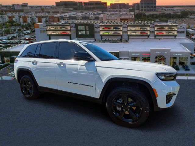 New 2025 Jeep Grand Cherokee Limited w/ Black Appearance Package image 1