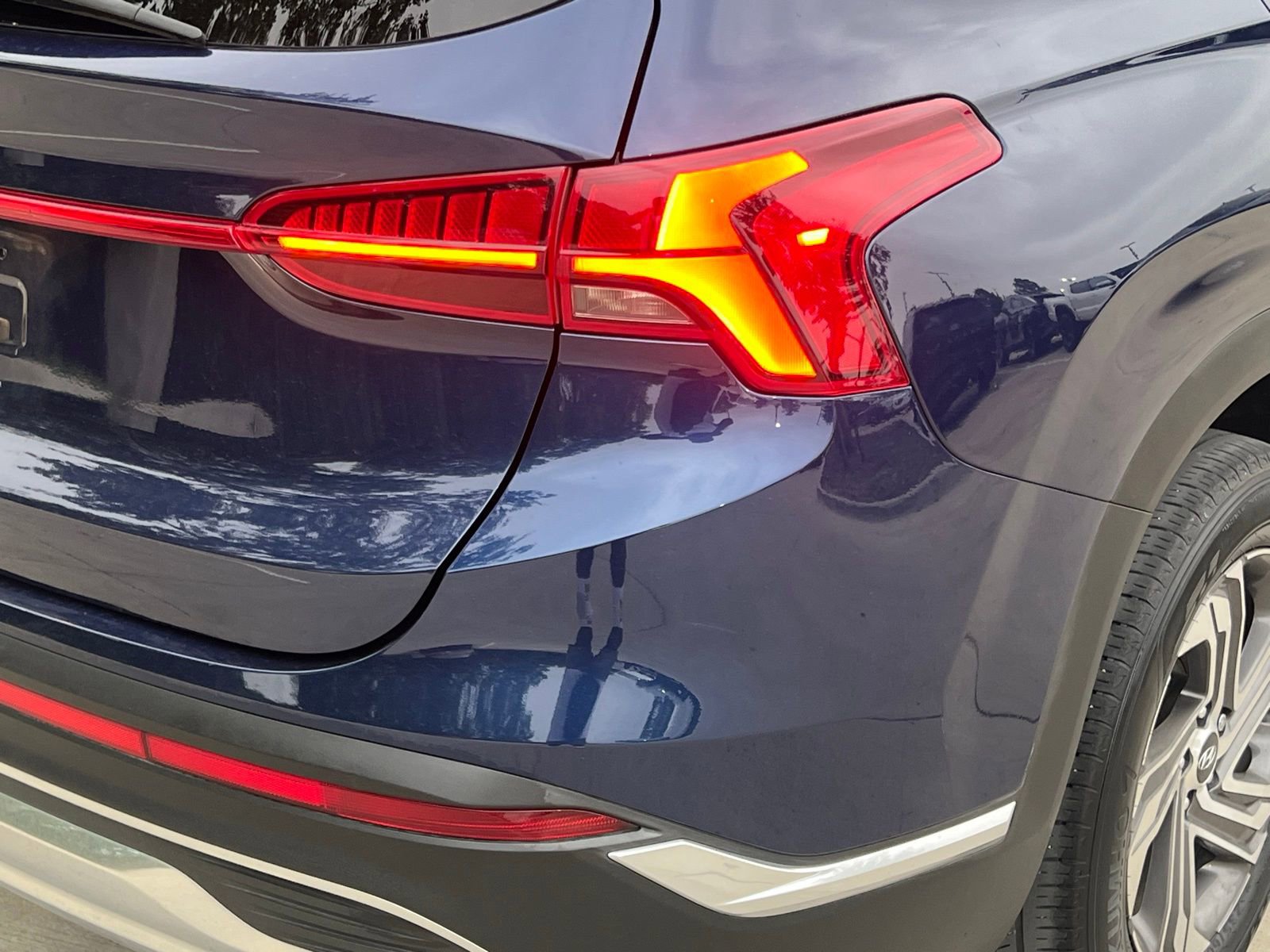 Certified 2023 Hyundai Santa Fe SEL w/ Premium Package FWD image 13