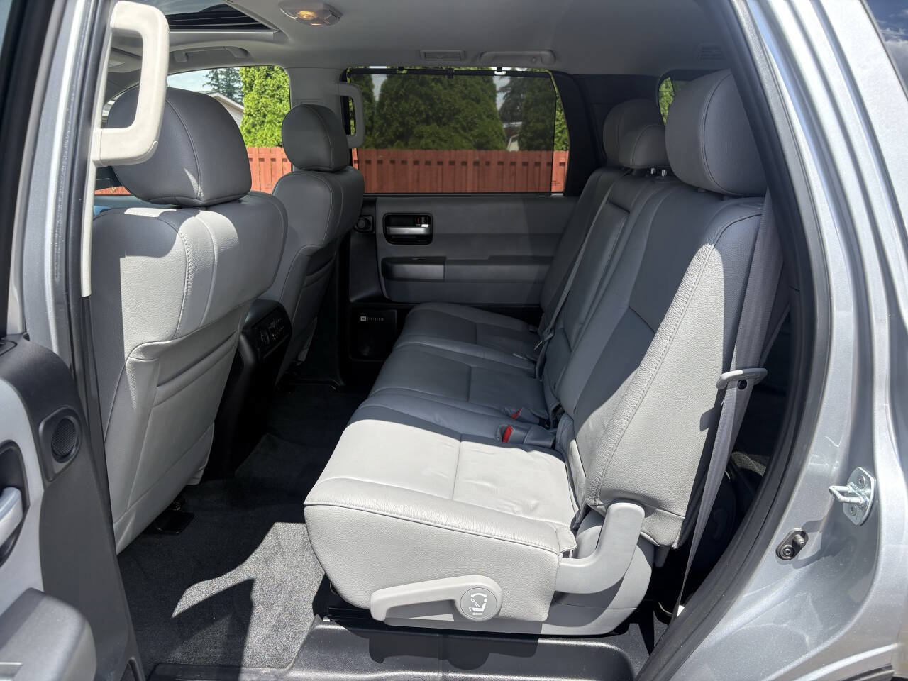 Used 2016 Toyota Sequoia Limited w/ Safety & Convenience Package AWD/4WD image 17