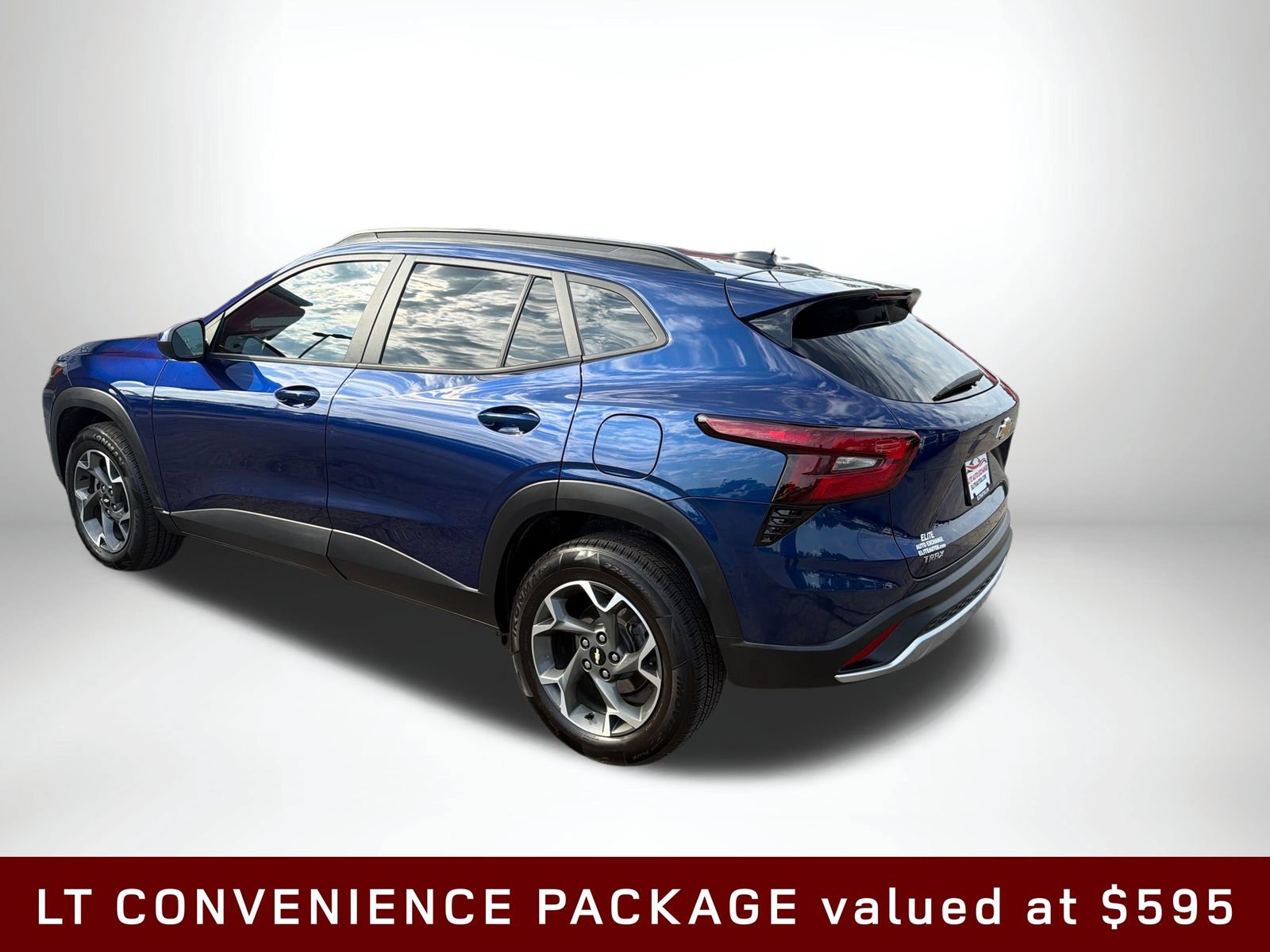 Used 2024 Chevrolet Trax LT w/ LT Convenience Package FWD image 4