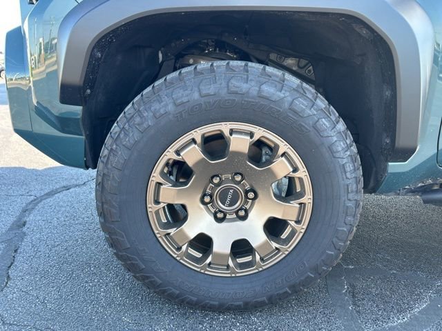 Used 2025 Toyota 4Runner Trailhunter AWD/4WD image 12