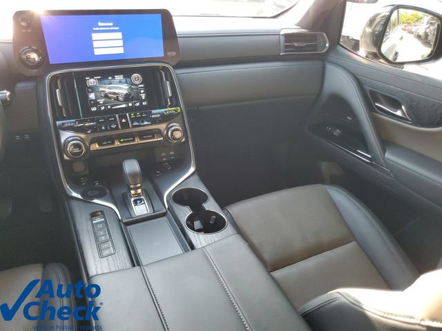 Used 2025 Lexus LX 700h Overtrail w/ Accessory Package (Z1) AWD/4WD image 18