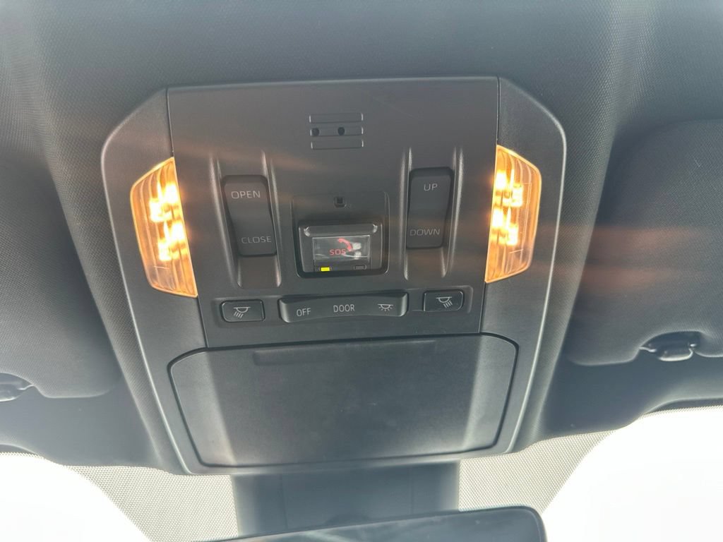 Used 2021 Toyota Highlander XSE AWD/4WD image 42