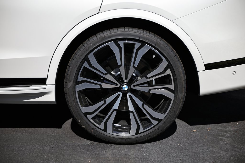 New 2026 BMW X7 xDrive40i image 11