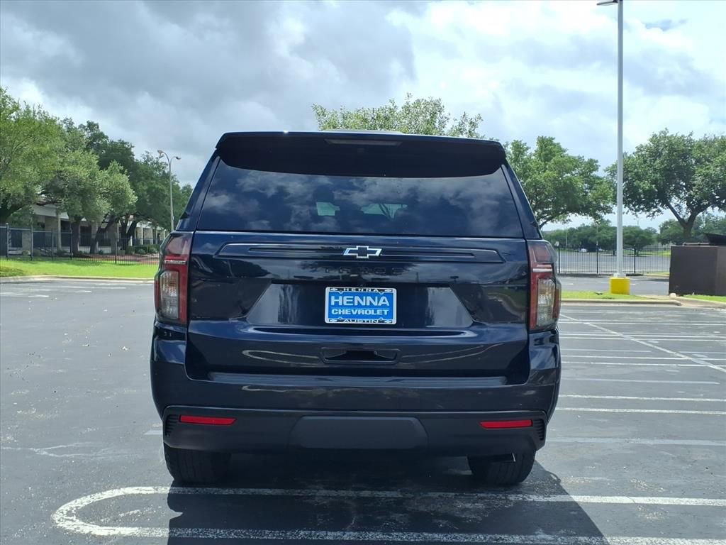 Used 2023 Chevrolet Tahoe Z71 w/ Luxury Package AWD/4WD image 7