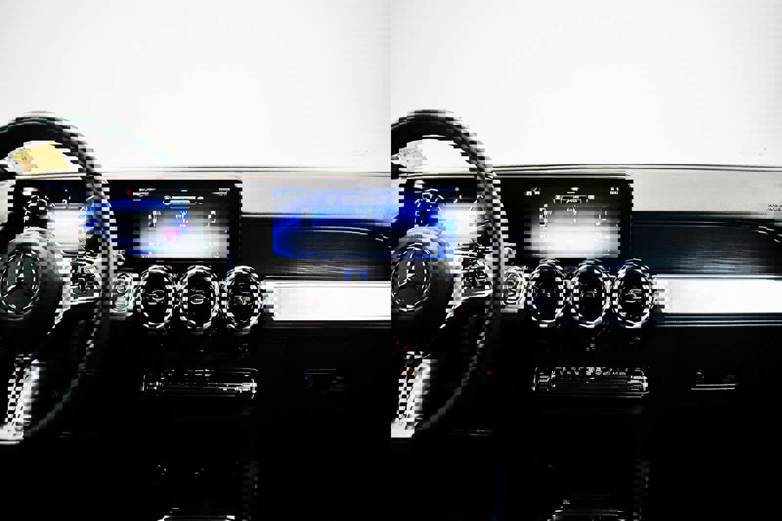 Used 2026 Mercedes-Benz GLB 250 image 12