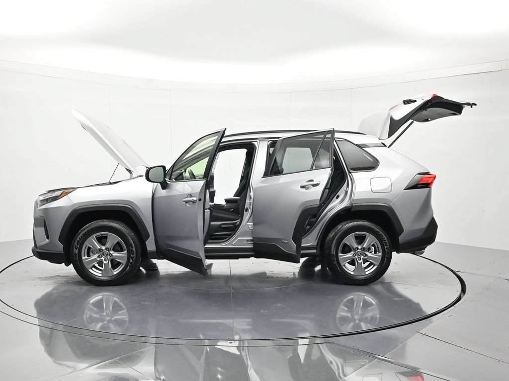 Used 2025 Toyota RAV4 LE AWD/4WD image 46