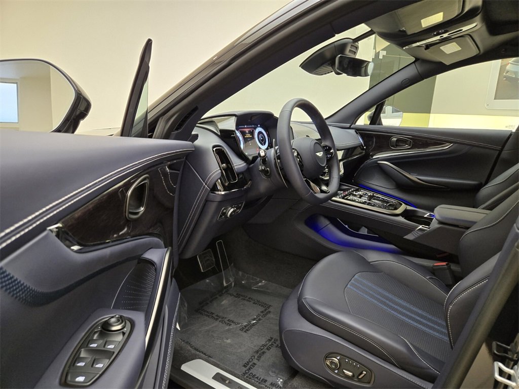 Used 2025 Aston Martin DBX 707 image 16