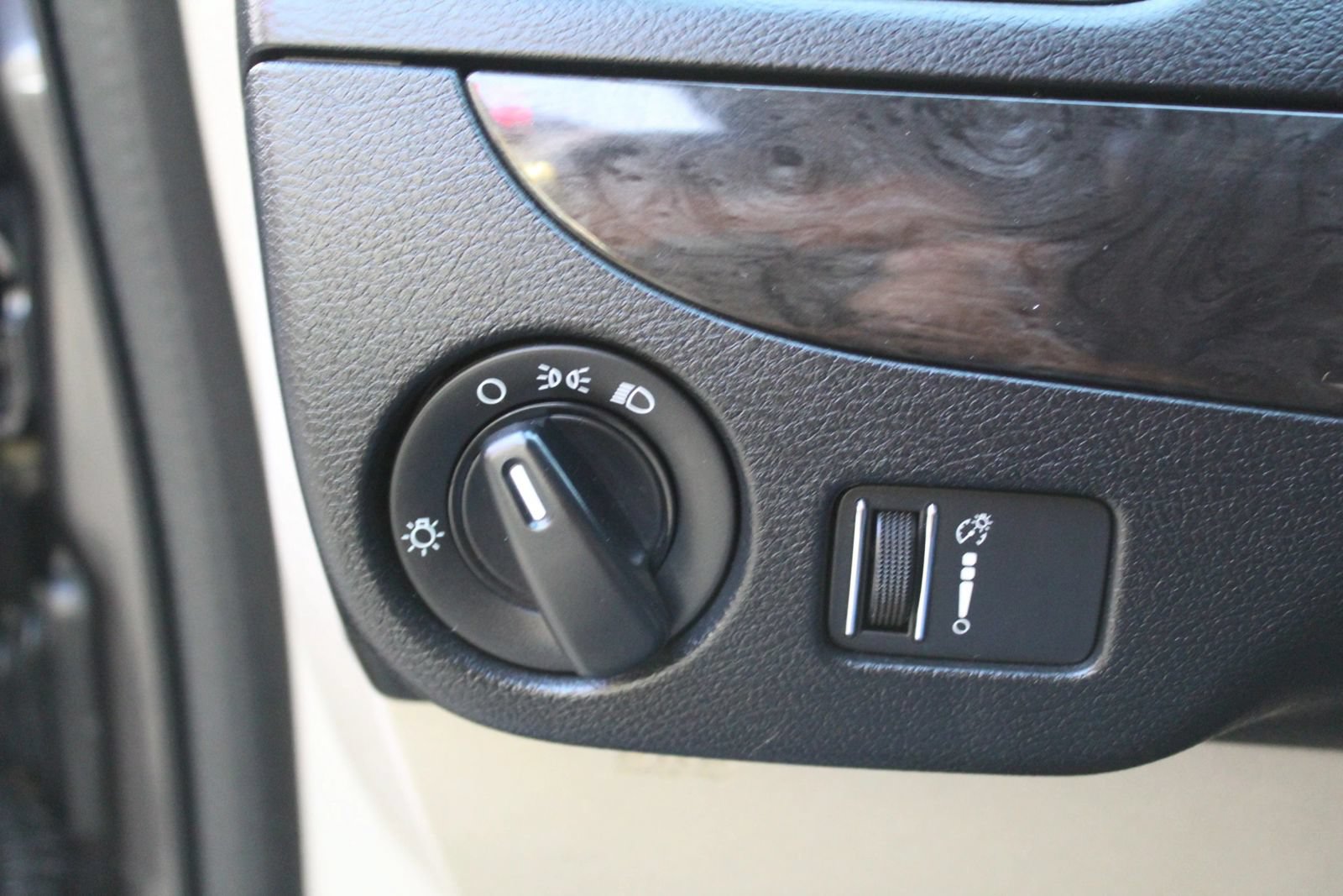 Used 2019 Dodge Grand Caravan SE FWD image 26