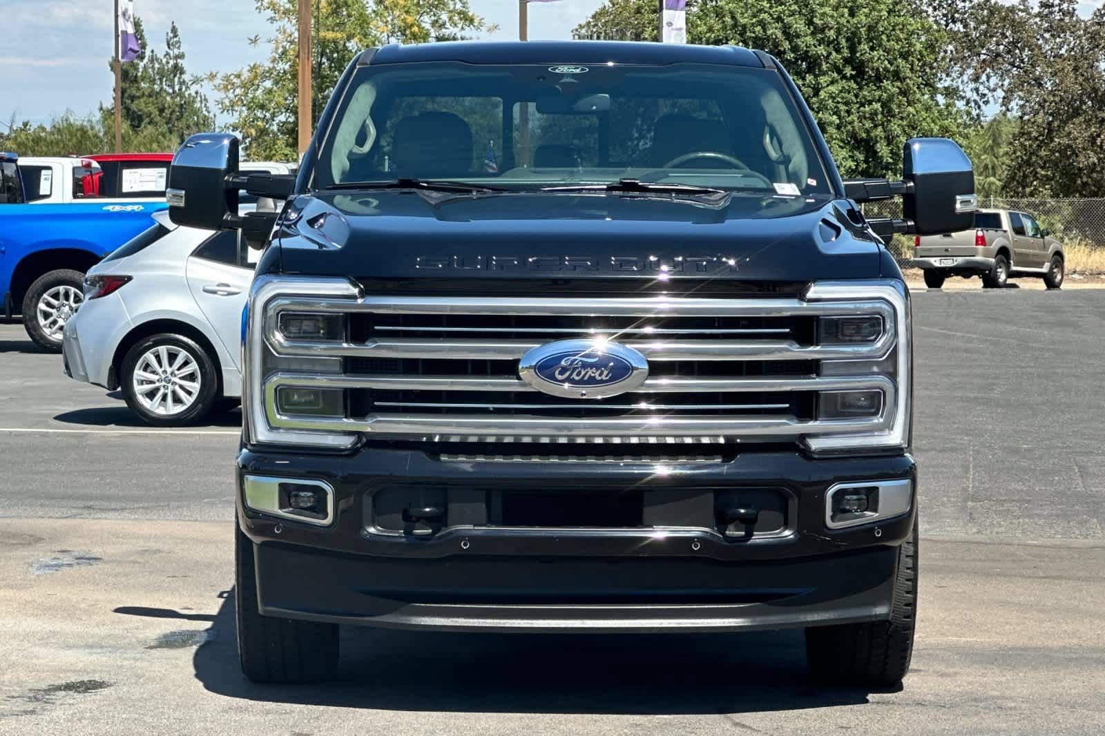 Certified 2025 Ford F250 Platinum w/ Platinum Plus Package AWD/4WD image 11
