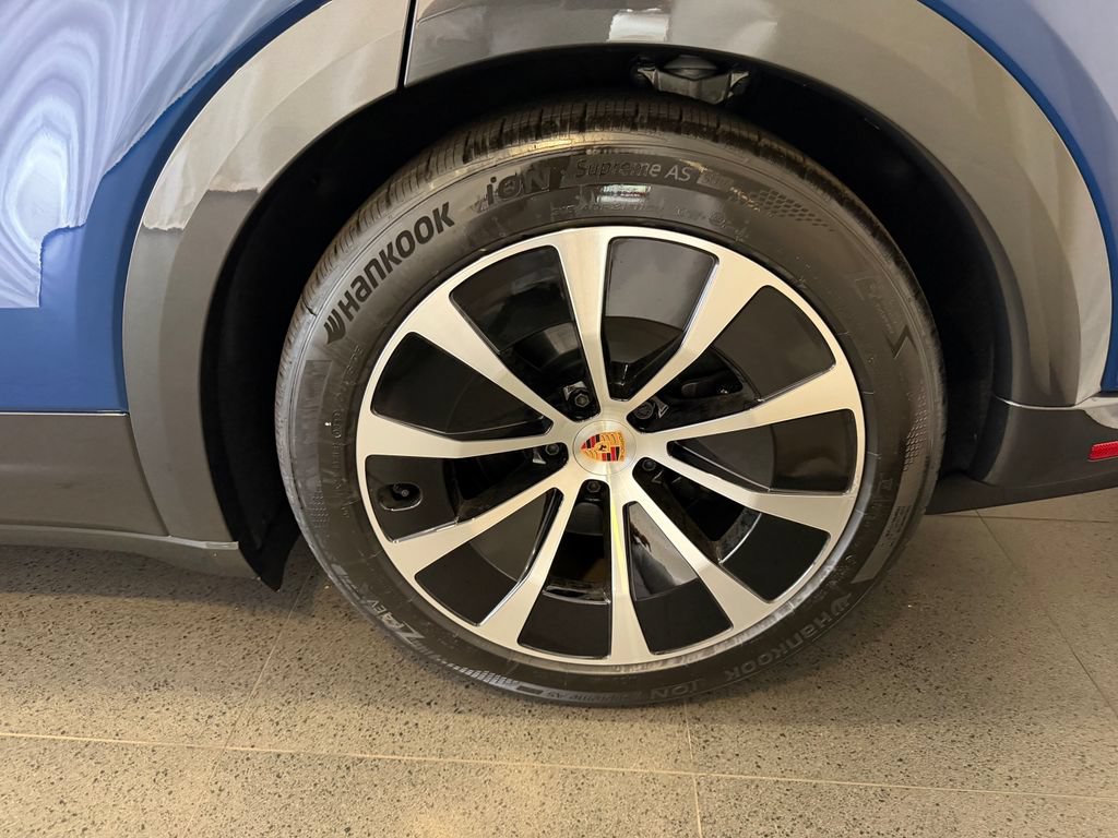 New 2026 Porsche Cayenne Electric AWD/4WD image 11