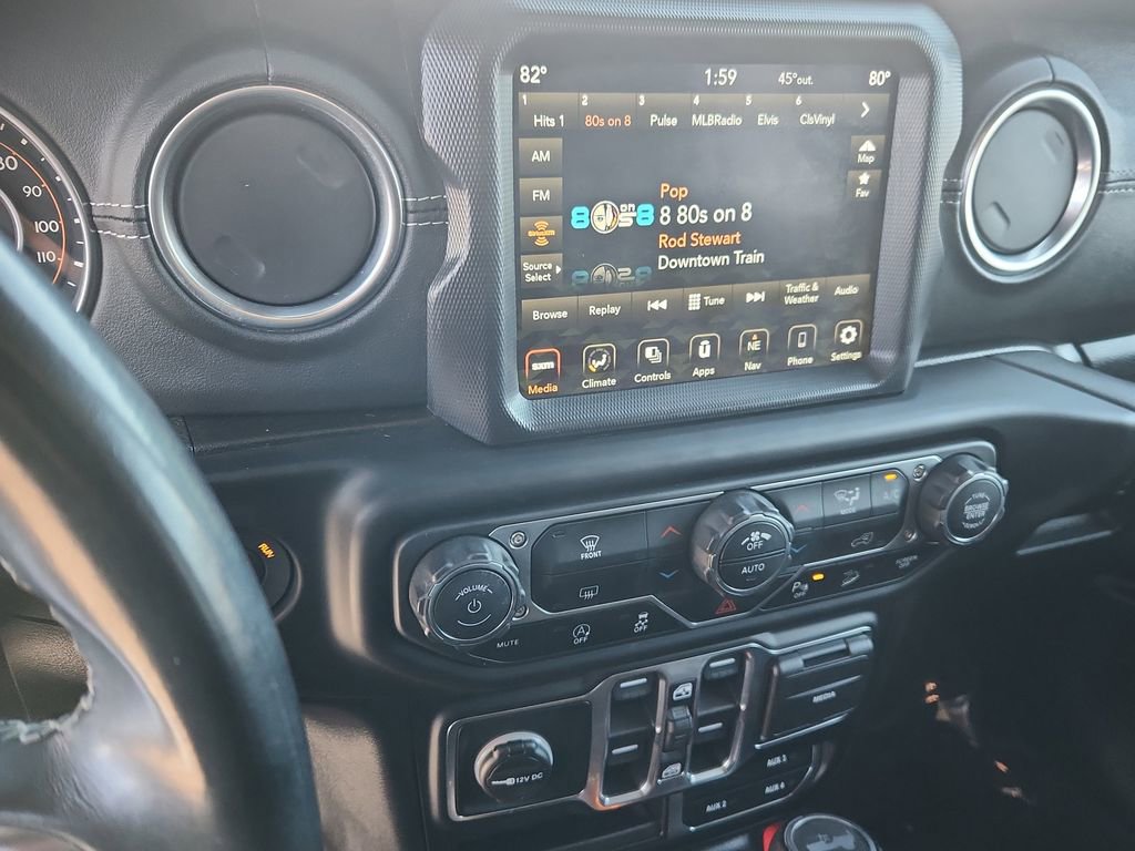 Used 2020 Jeep Wrangler Unlimited Sahara image 25