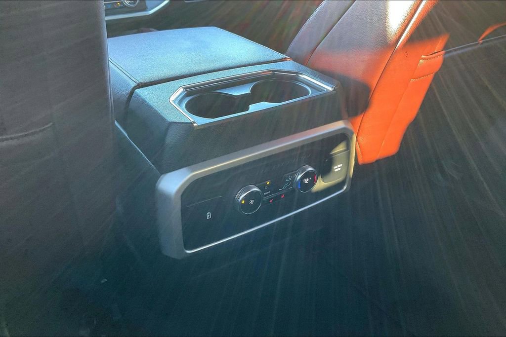 Used 2024 Ford Expedition Limited image 30