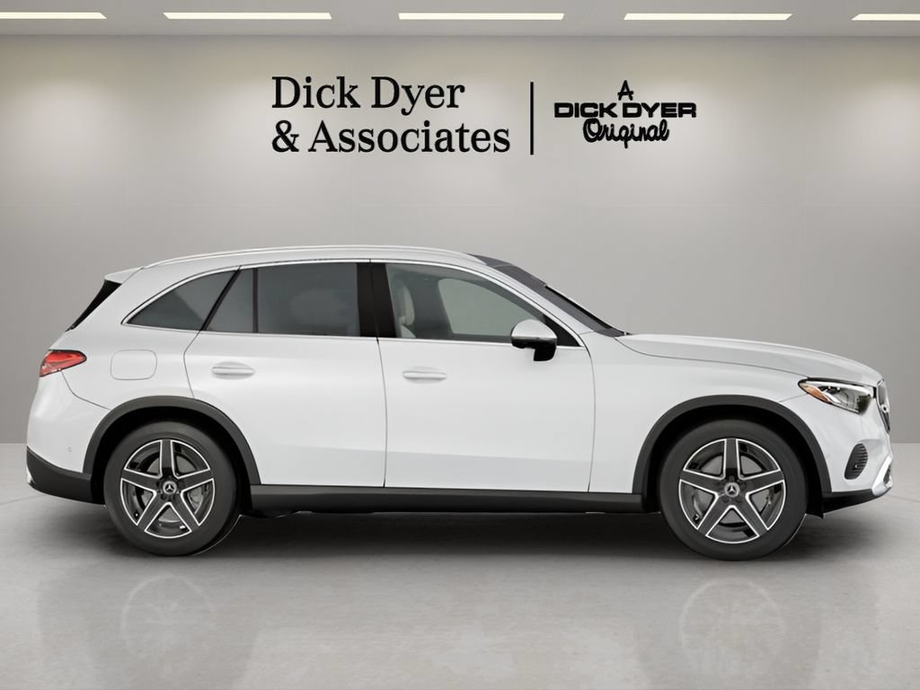 Used 2026 Mercedes-Benz GLC 300 image 10