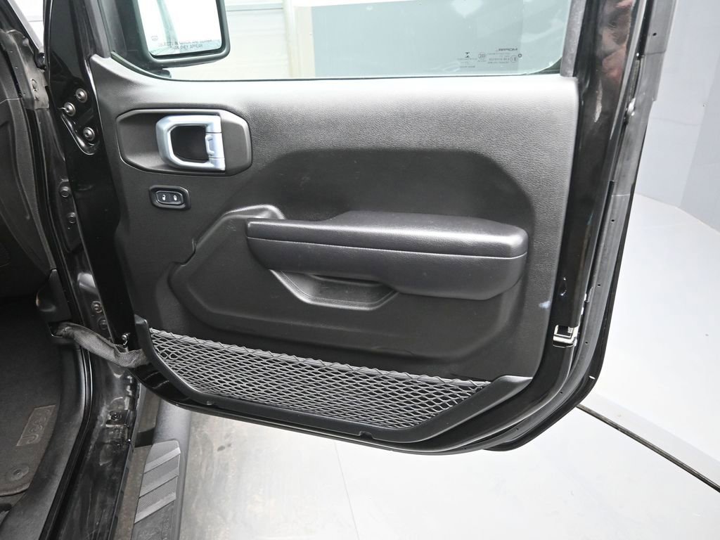 Used 2021 Jeep Gladiator Sport image 45