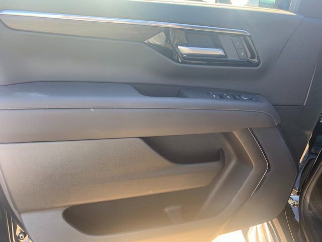 Used 2026 Chevrolet Tahoe LS AWD/4WD image 6