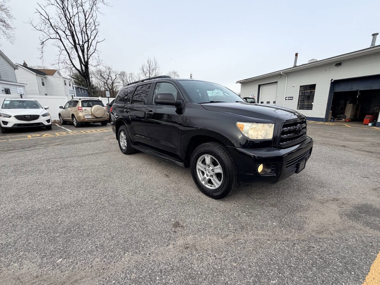 Used 2013 Toyota Sequoia SR5 w/ Premium Pkg image 6