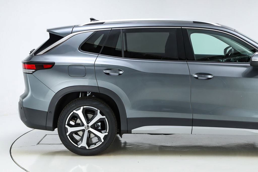 New 2026 Volkswagen Tiguan SE image 11