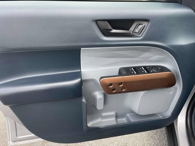 Used 2022 Ford Maverick Lariat FWD image 12