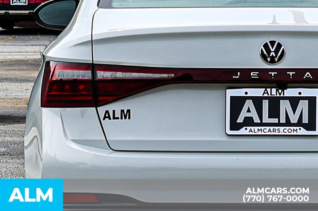 Used 2025 Volkswagen Jetta Sport FWD image 12
