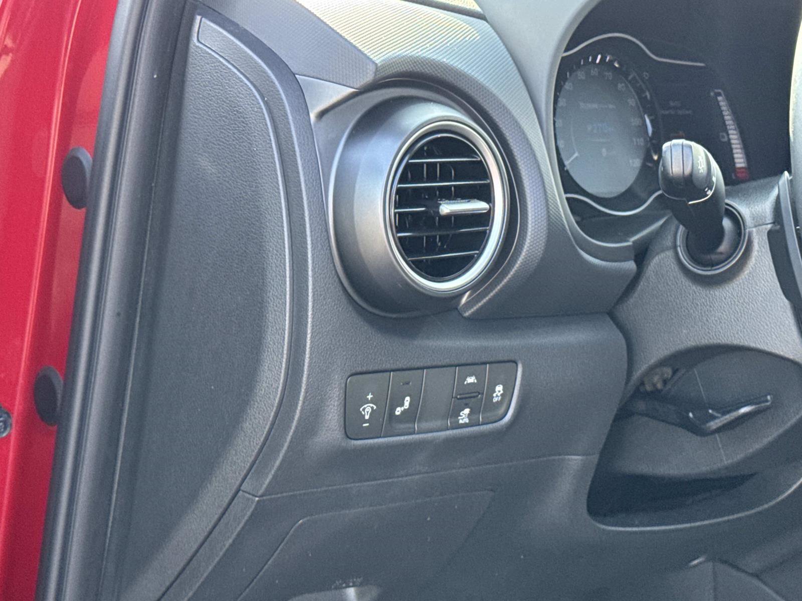 Used 2021 Hyundai Kona SEL image 12