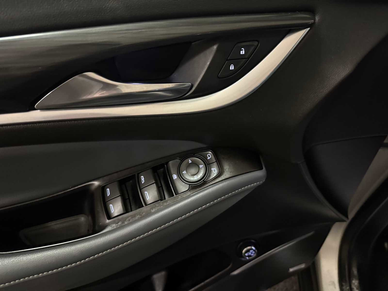 Used 2020 Buick Enclave Essence w/ Sound and Sites Package image 21