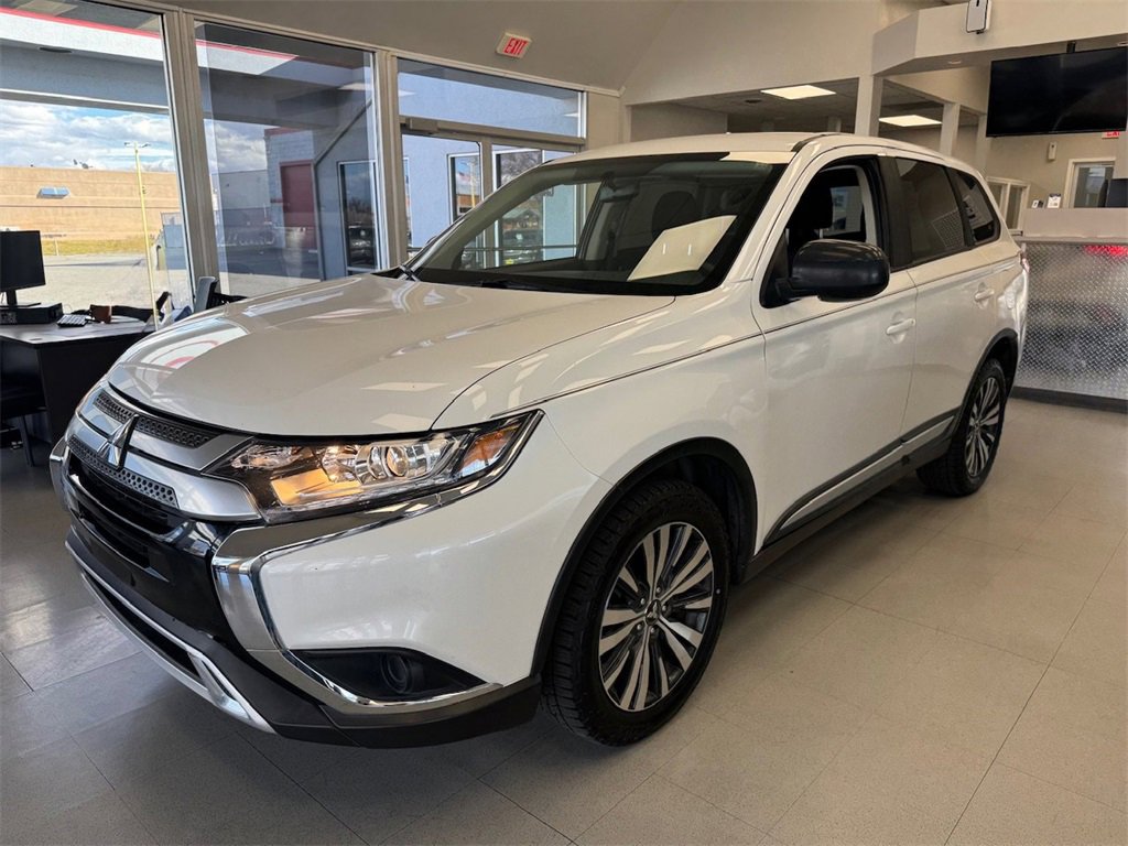 Used 2020 Mitsubishi Outlander ES image 3