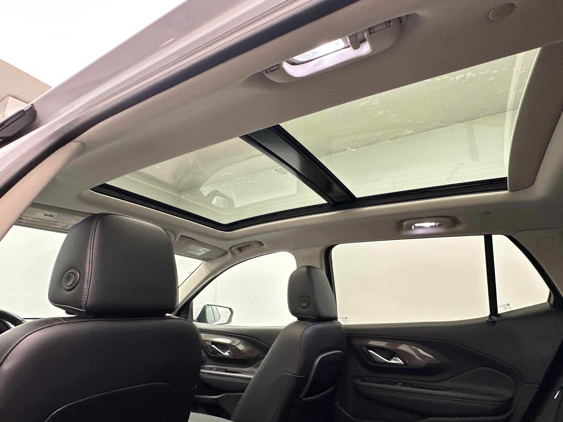 Certified 2022 GMC Terrain Denali w/ Denali Premium Package AWD/4WD image 15