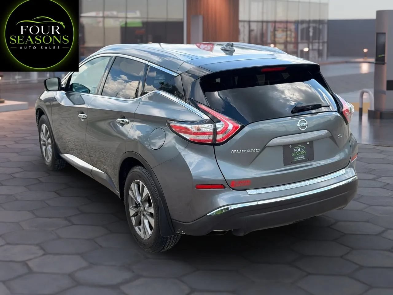 Used 2017 Nissan Murano SL w/ Cargo Package FWD image 2