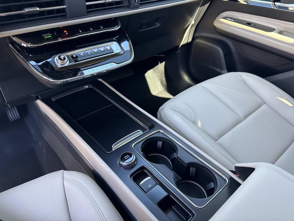 New 2026 Lincoln Corsair Premiere image 25